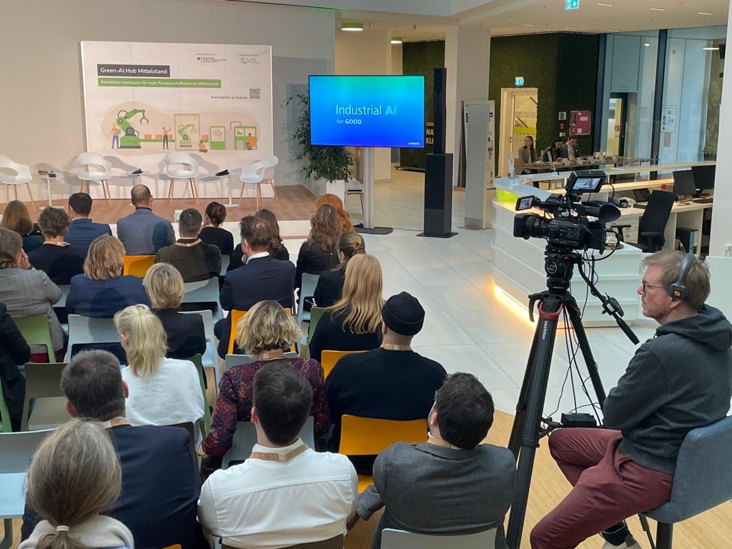 Präsentation beim Green-AI Hub Forum